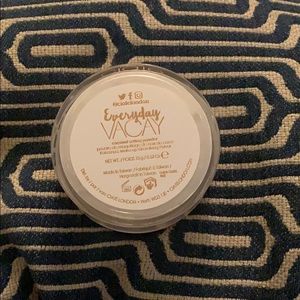 Ciate London Everyday Vacay coconut setting powder